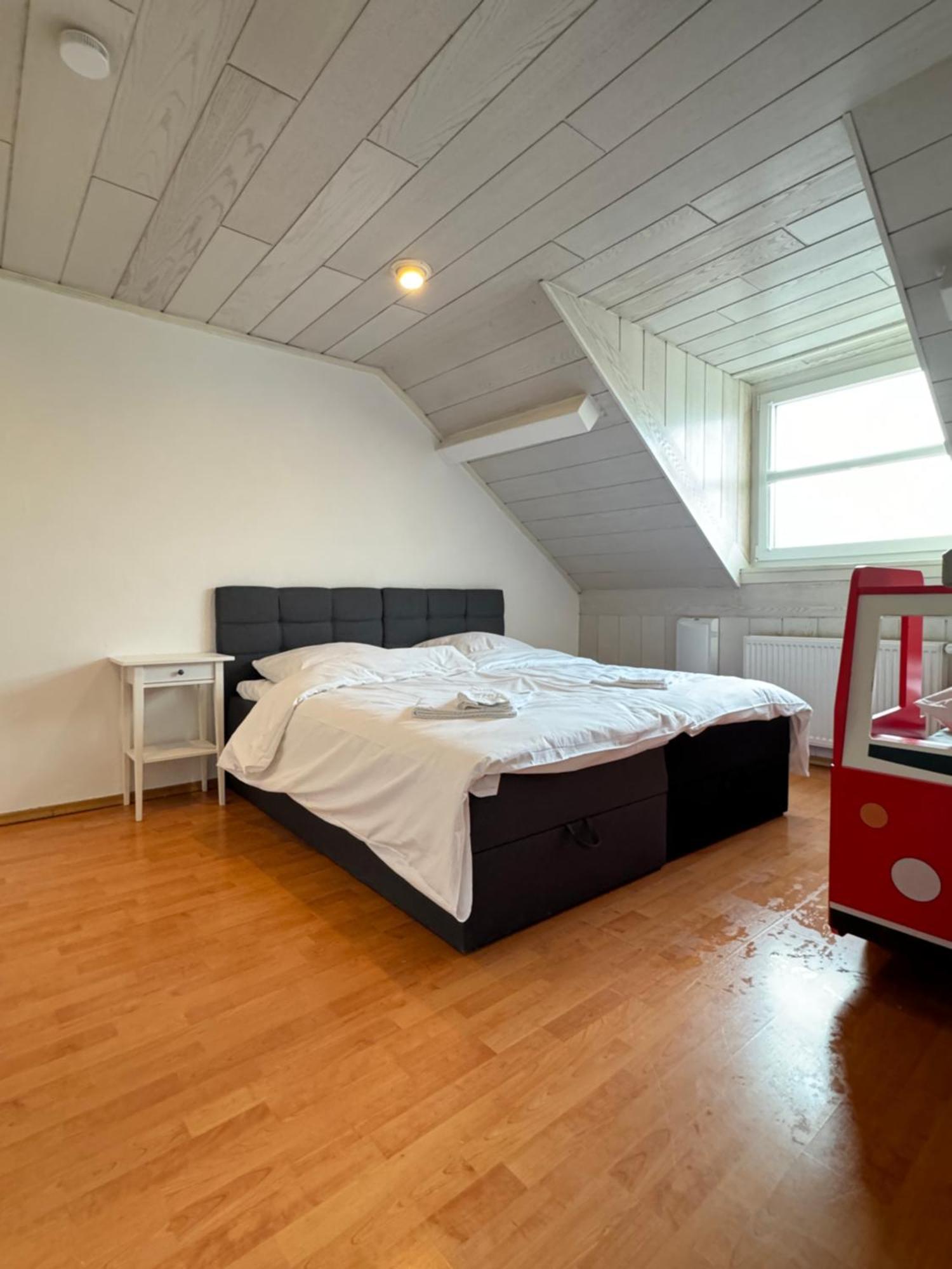 Der Schwan 7 - 3 Schlafzimmer - 2 Balkone - Zentral - 100 Qm Duren ภายนอก รูปภาพ